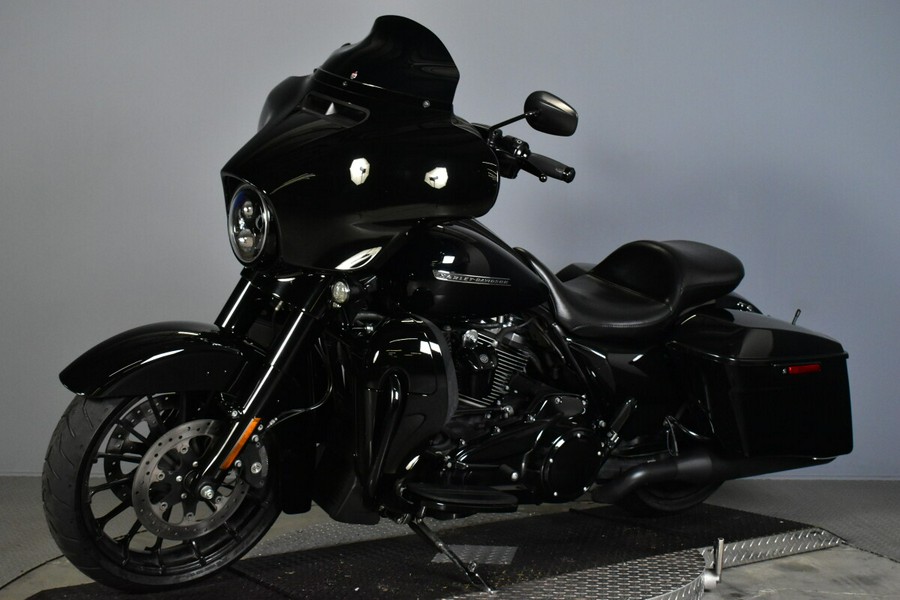 2018 Harley-Davidson Street Glide Special FLHXS