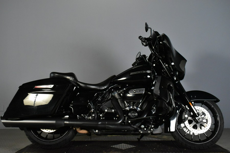 2018 Harley-Davidson Street Glide Special FLHXS