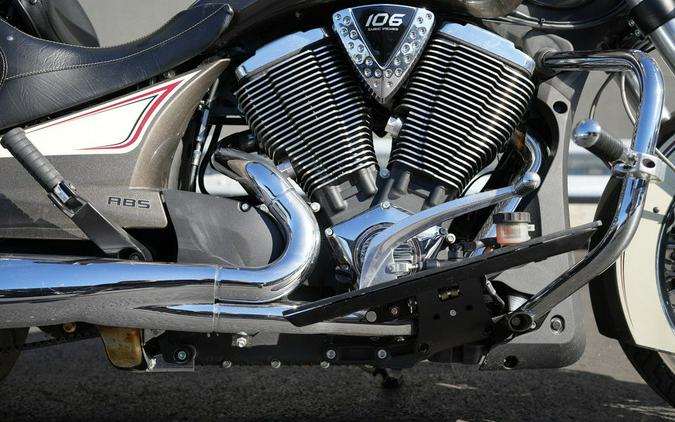 2014 Victory Motorcycles Cross Roads Classic Two-Tone Bronze Mist Khaki