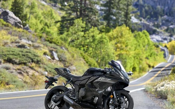 2026 Yamaha YZF-R7 Raven