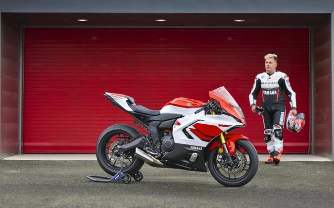 2026 Yamaha YZF-R7 Raven