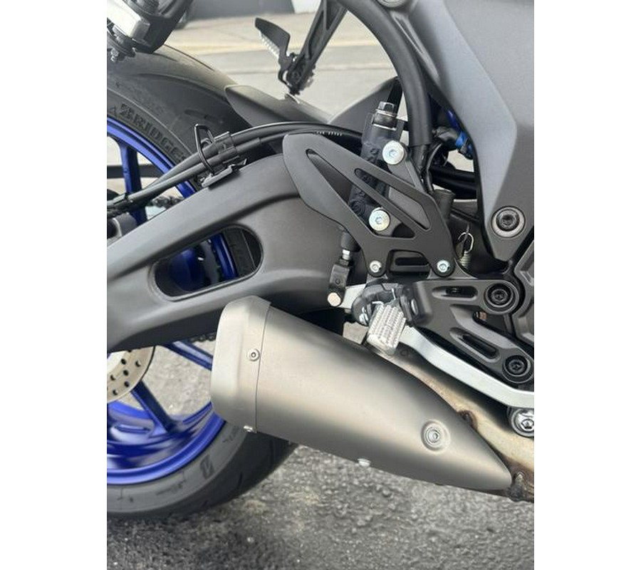 2025 Yamaha R7 Rossi Edition