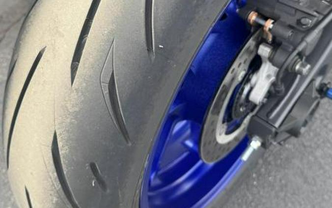 2025 Yamaha R7 Rossi Edition