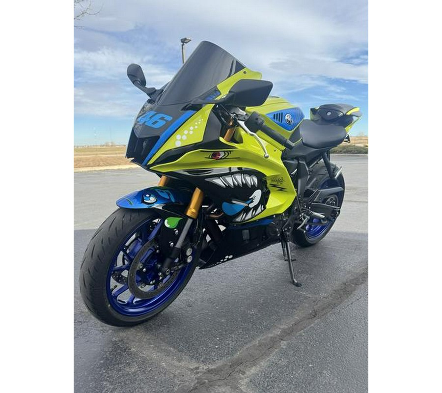 2025 Yamaha R7 Rossi Edition