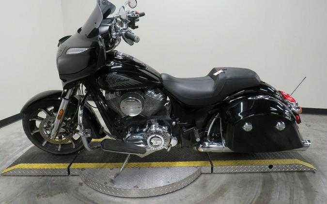 2017 Indian Motorcycle® Chieftain® Limited Thunder Black
