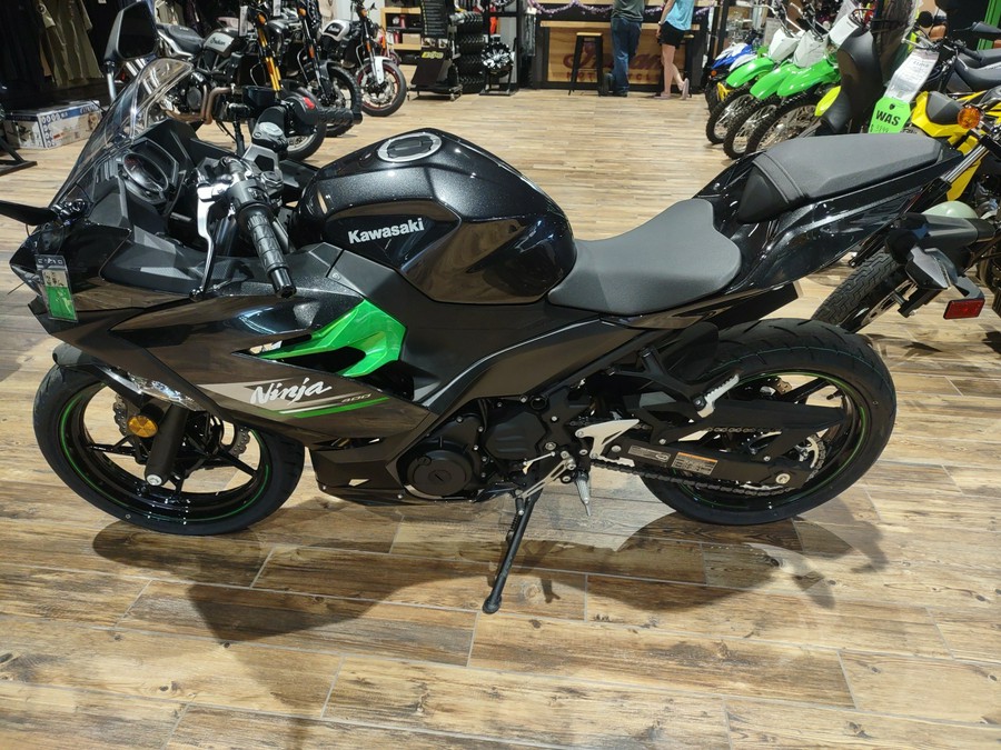 2023 Kawasaki Ninja 400