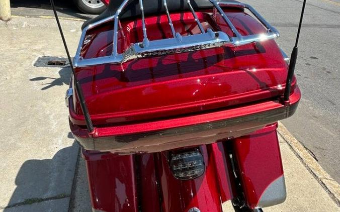 2016 Harley-Davidson CVO Road Glide Ultra FLTRUSE