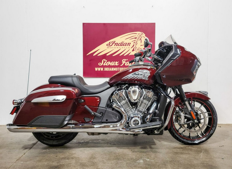 2023 Indian Motorcycle® Challenger® Limited Maroon Metallic