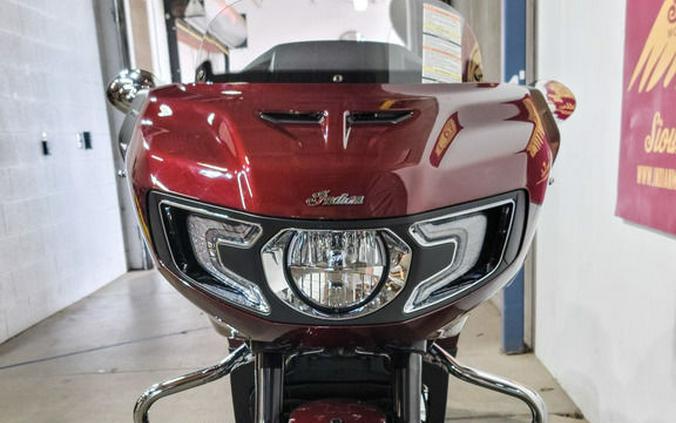 2023 Indian Motorcycle® Challenger® Limited Maroon Metallic