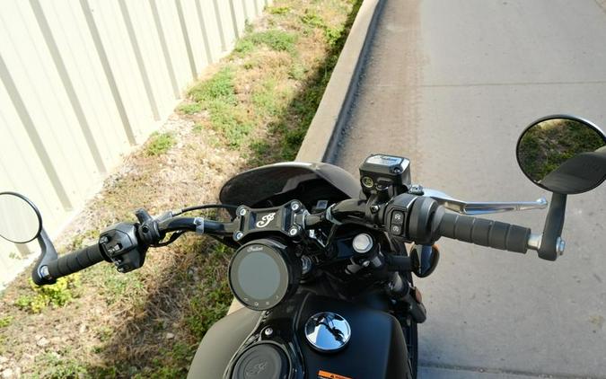 New 2025 INDIAN MOTORCYCLE SPORT SCOUT LIMITED WITH TECH PACKAGE