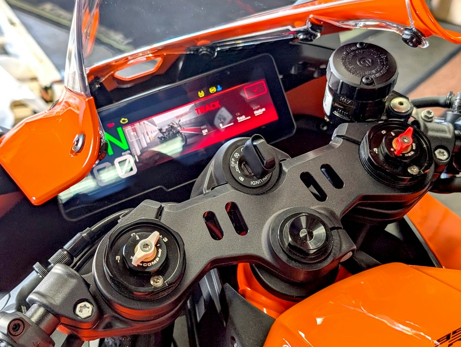 2026 KTM 990 RC R Orange