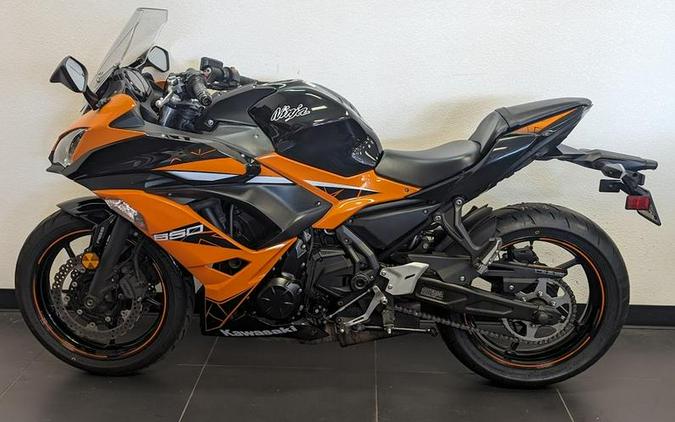 2019 Kawasaki Ninja® 650 ABS Candy Orange/Metallic Spark Black