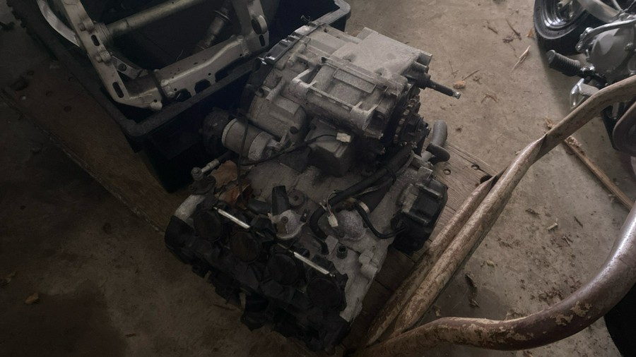 2001 Suzuki GSX-R750 *Mechanics Special*