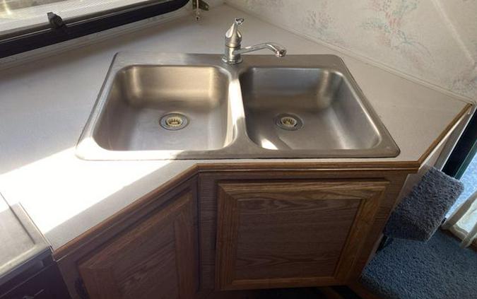 Used 1994 LANCE 880