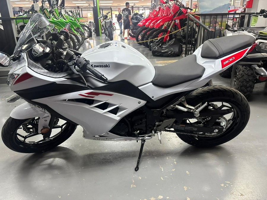 2026 Kawasaki NINJA 300 ABS