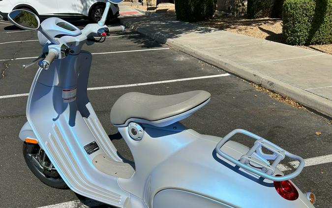 2025 Vespa 946 Snake 150