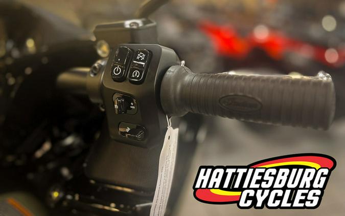 2025 Indian Challenger Dark Horse 112 Moss Green Smoke