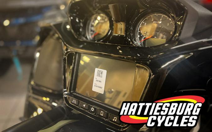 2025 Indian Challenger Dark Horse 112 Moss Green Smoke