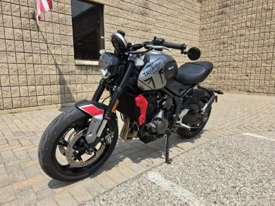 2024 Triumph Trident 660 Silver Ice/Diablo Red