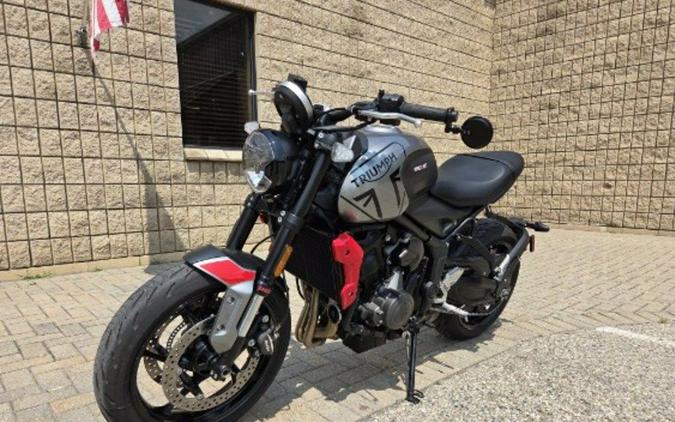 2024 Triumph Trident 660 Silver Ice/Diablo Red