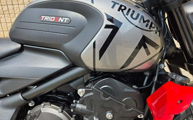 2024 Triumph Trident 660 Silver Ice/Diablo Red
