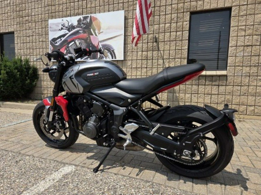 2024 Triumph Trident 660 Silver Ice/Diablo Red