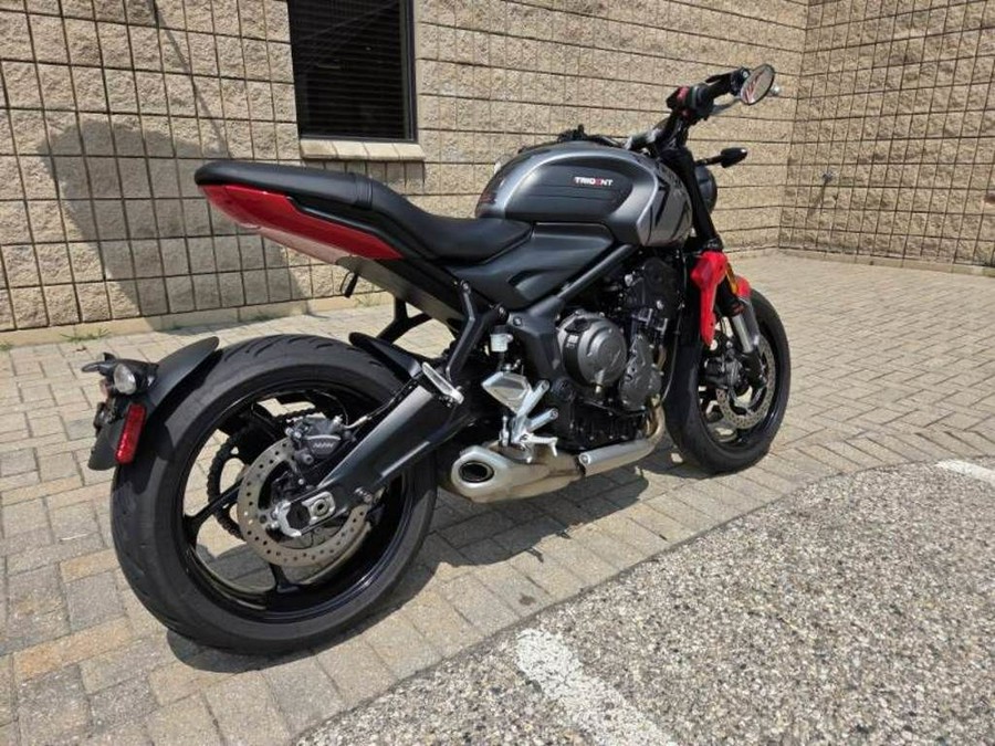 2024 Triumph Trident 660 Silver Ice/Diablo Red