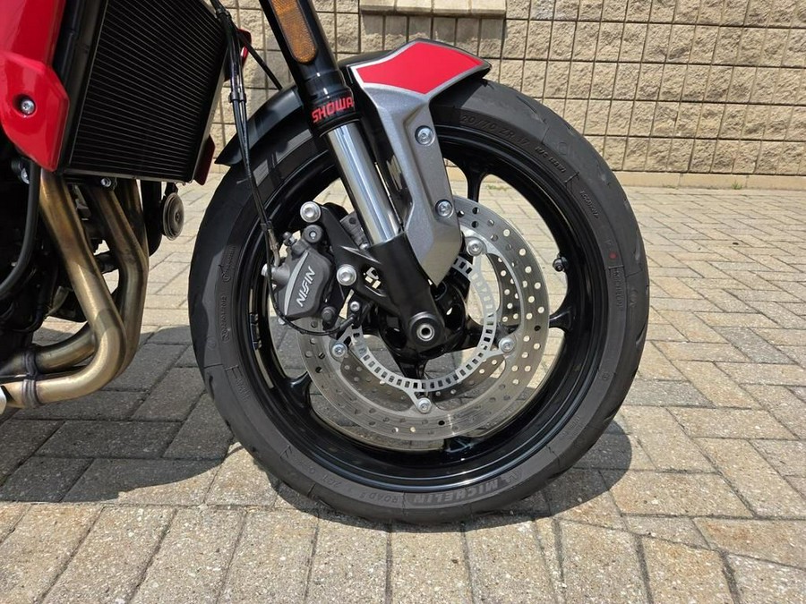 2024 Triumph Trident 660 Silver Ice/Diablo Red