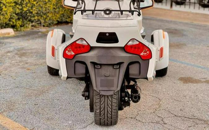 2014 Can-Am® Spyder® RT-S SM6