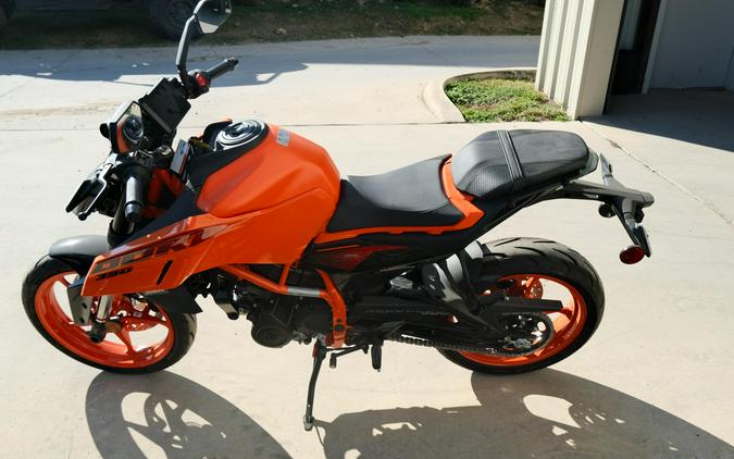 2025 KTM 390 DUKE