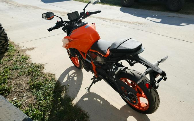 2025 KTM 390 DUKE