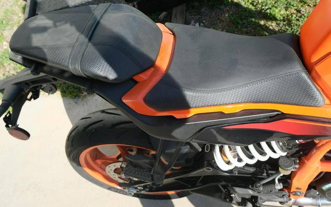 2025 KTM 390 DUKE