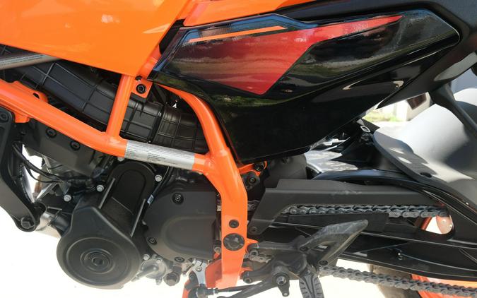 2025 KTM 390 DUKE