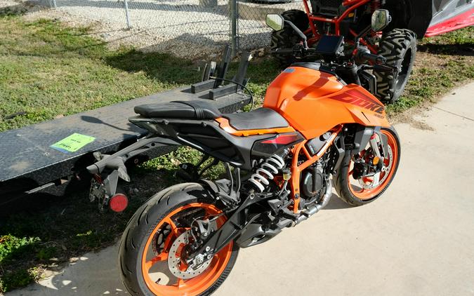 2025 KTM 390 DUKE