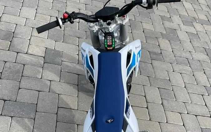 2024 Husqvarna® EE 5