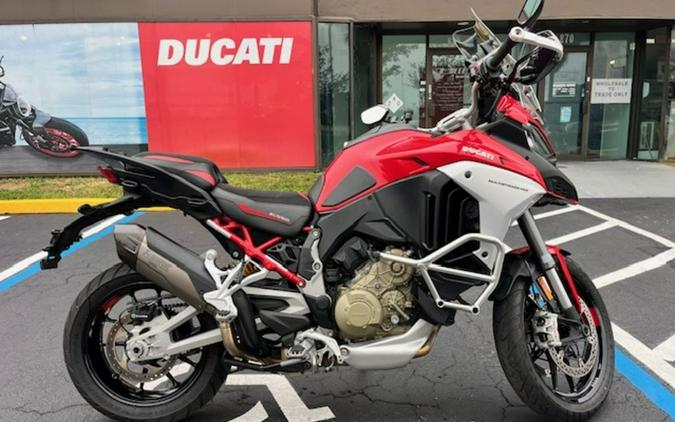 2022 Ducati Multistrada V4S Ducati Red / Alloy Wheels