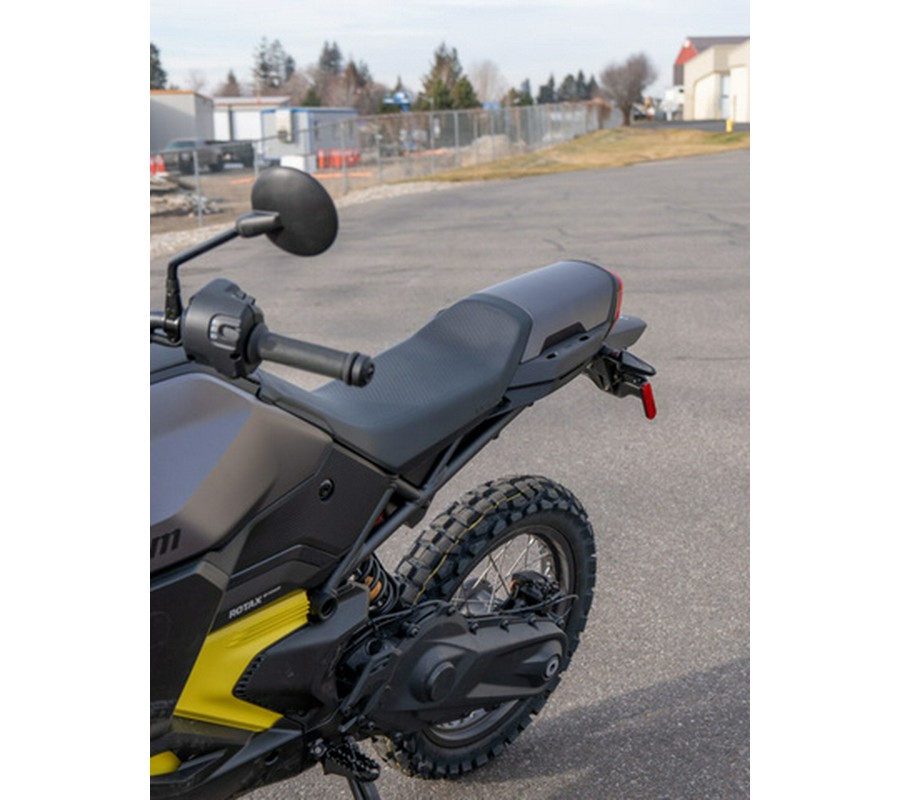 2025 Can-Am Origin Carbon Black