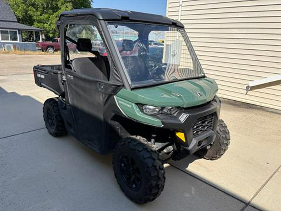 2023 Can-Am Defender DPS HD7