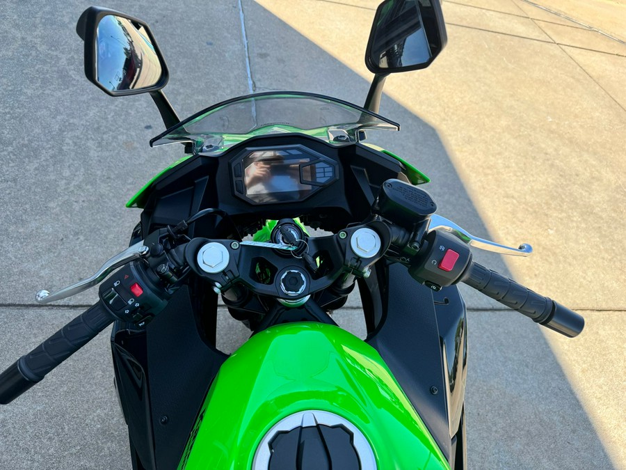 2024 Kawasaki Ninja 500 KRT Edition