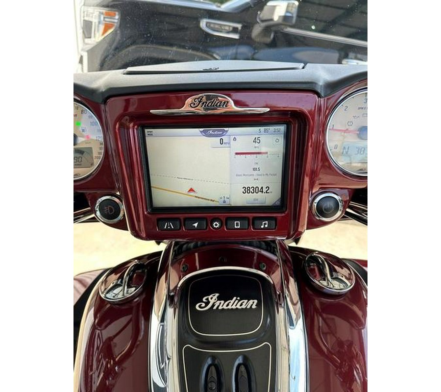 2020 Indian Motorcycle® Roadmaster® Burgundy Metallic