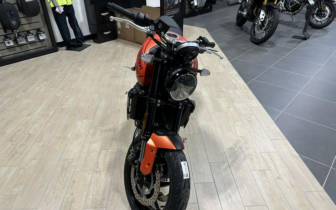 2023 Triumph Trident 660 Matte Baja Orange / Matte Storm Grey