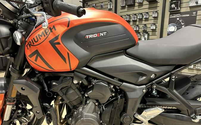 2023 Triumph Trident 660 Matte Baja Orange / Matte Storm Grey