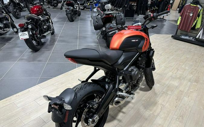 2023 Triumph Trident 660 Matte Baja Orange / Matte Storm Grey