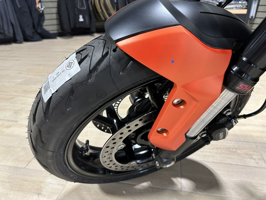 2023 Triumph Trident 660 Matte Baja Orange / Matte Storm Grey