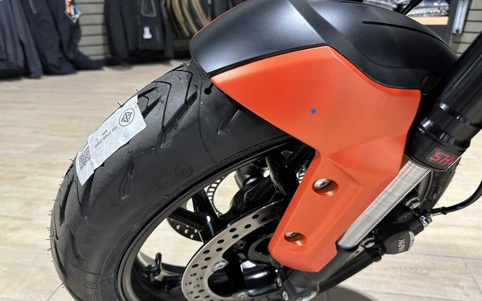 2023 Triumph Trident 660 Matte Baja Orange / Matte Storm Grey