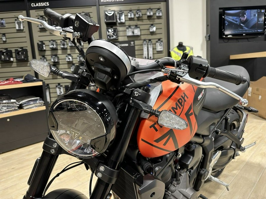 2023 Triumph Trident 660 Matte Baja Orange / Matte Storm Grey