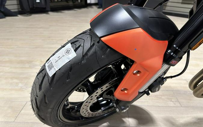 2023 Triumph Trident 660 Matte Baja Orange / Matte Storm Grey