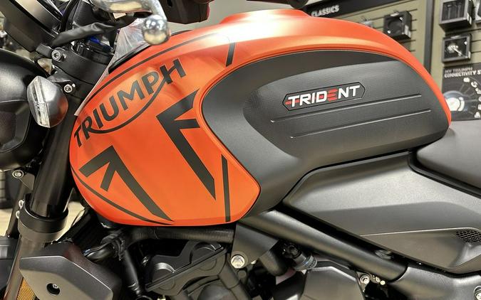 2023 Triumph Trident 660 Matte Baja Orange / Matte Storm Grey