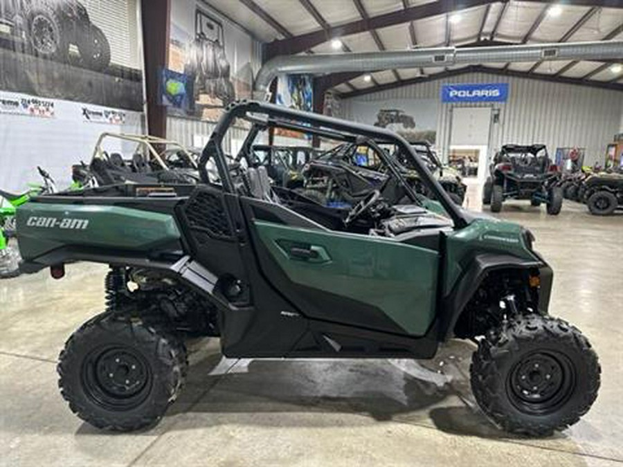 2023 Can-Am Commander DPS 700