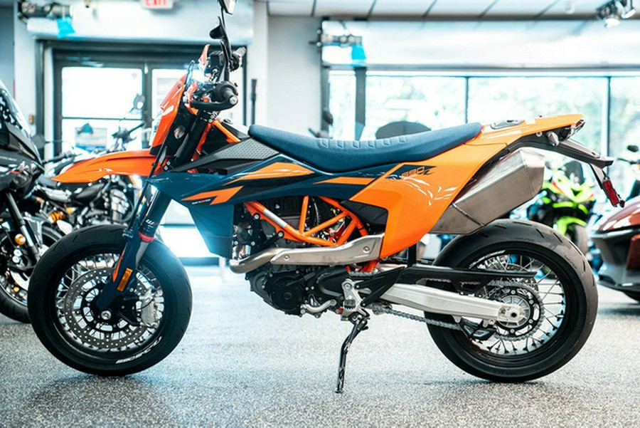 2026 KTM SMC 690 R